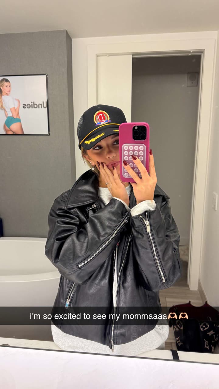 breckiehill snapchat image archive image