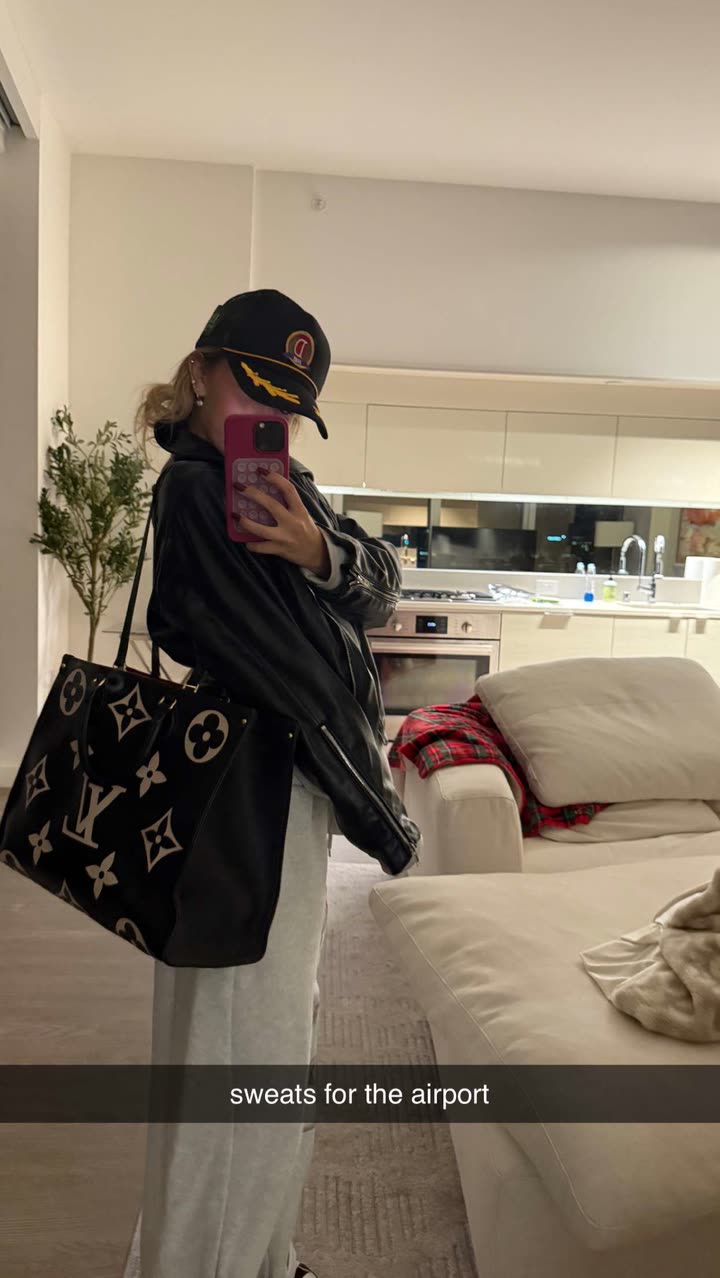 breckiehill snapchat image archive image