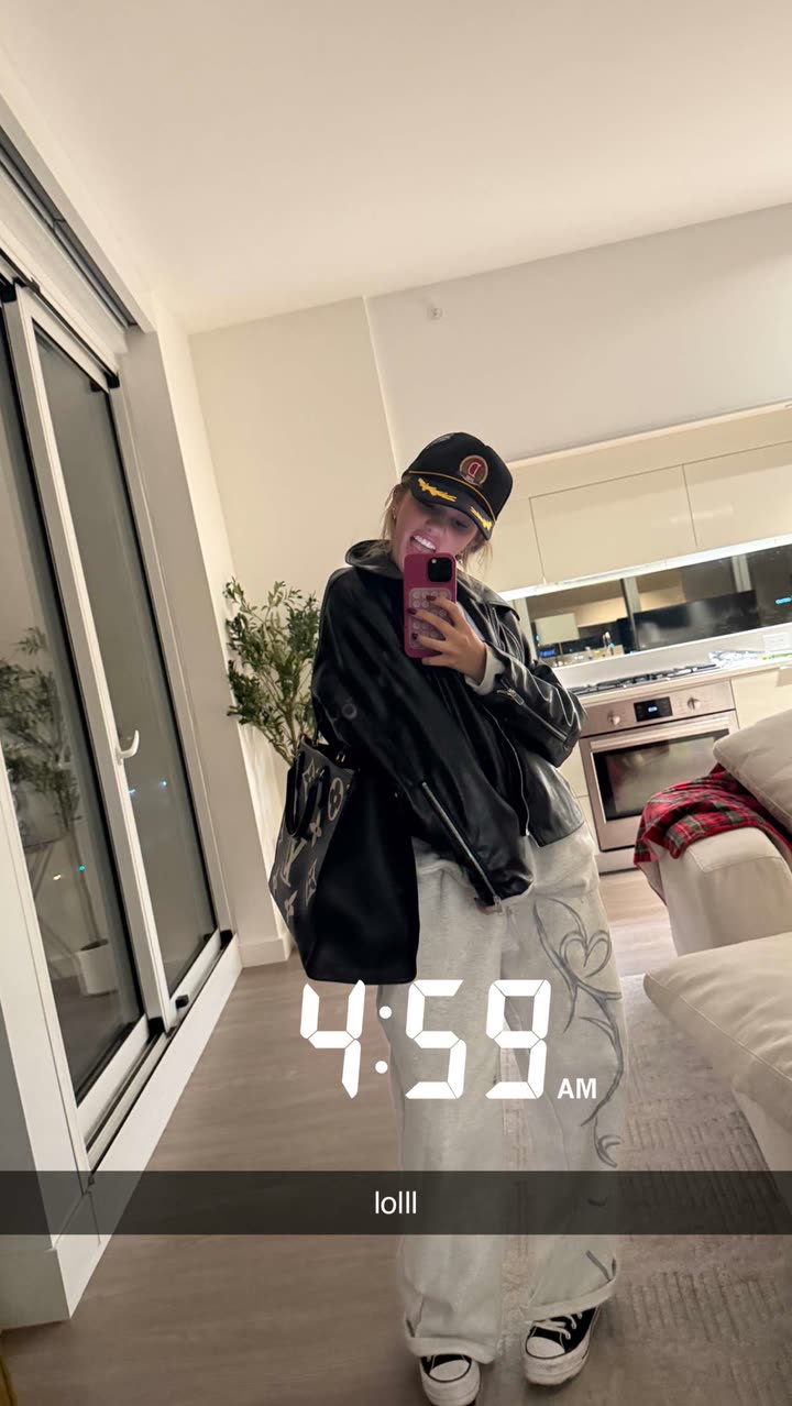 breckiehill snapchat image archive image