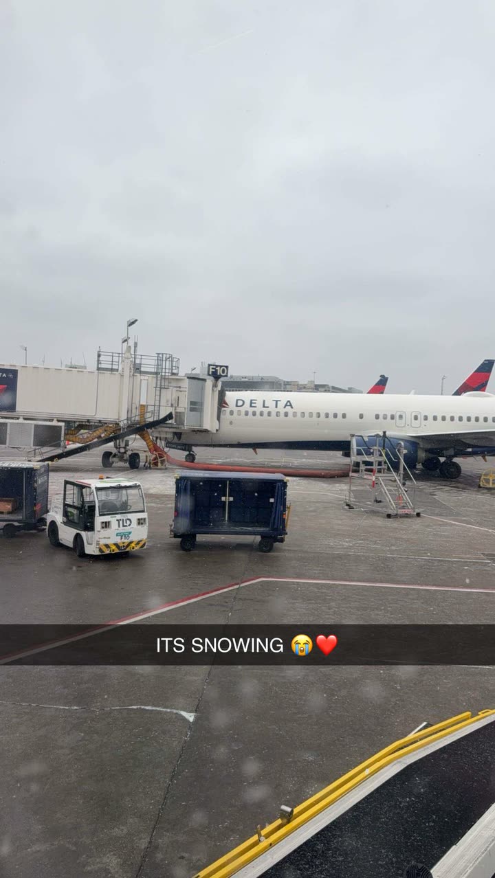 breckiehill snapchat image archive image