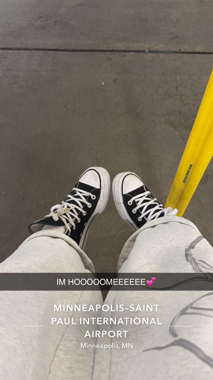 breckiehill snapchat image archive image