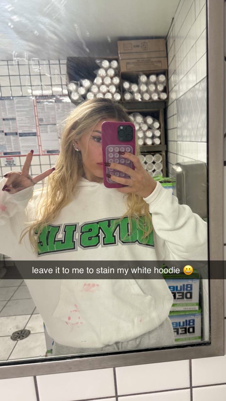 breckiehill snapchat image archive image