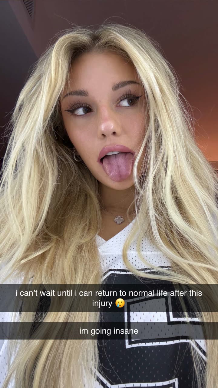 breckiehill snapchat image archive image