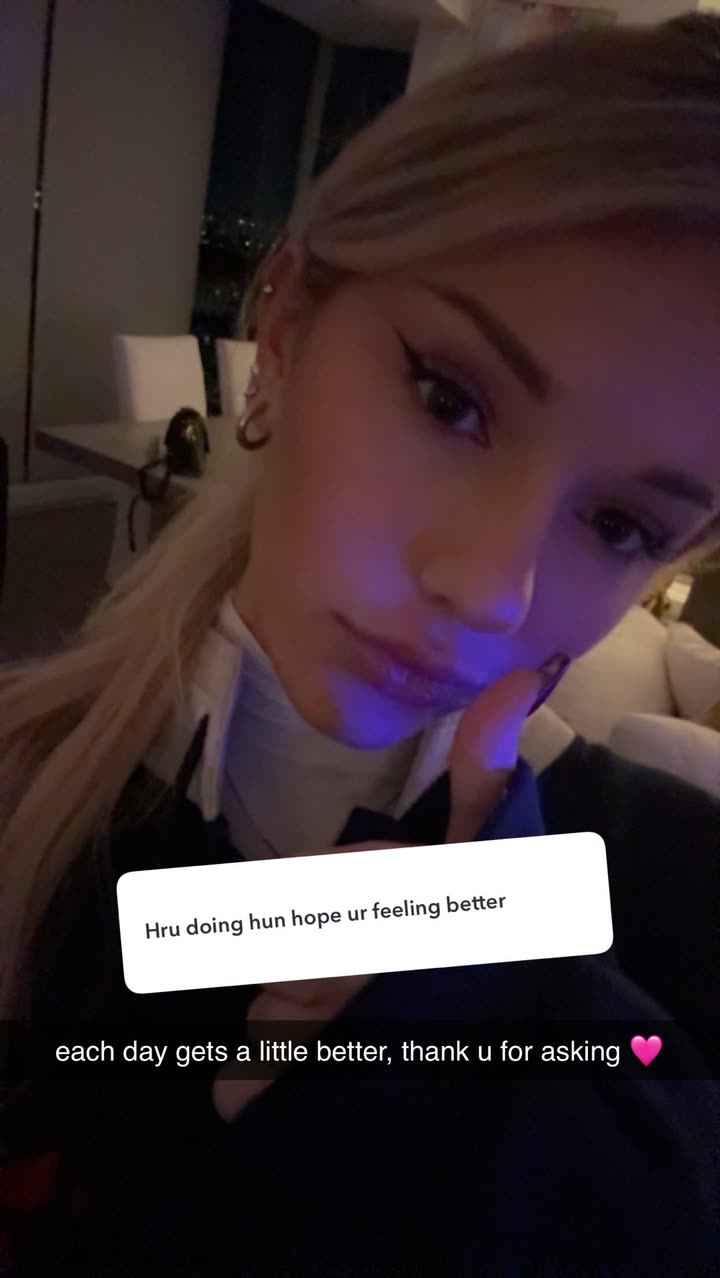 breckiehill snapchat image archive image