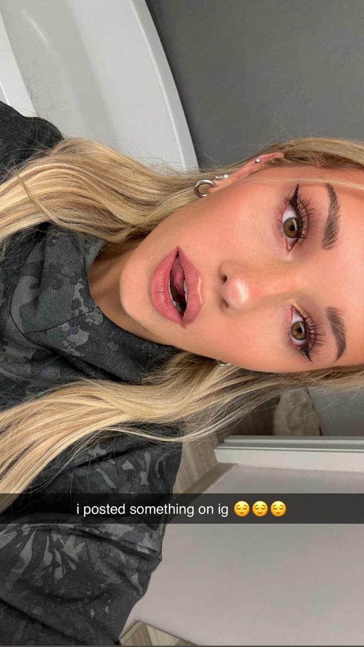 breckiehill snapchat image archive image