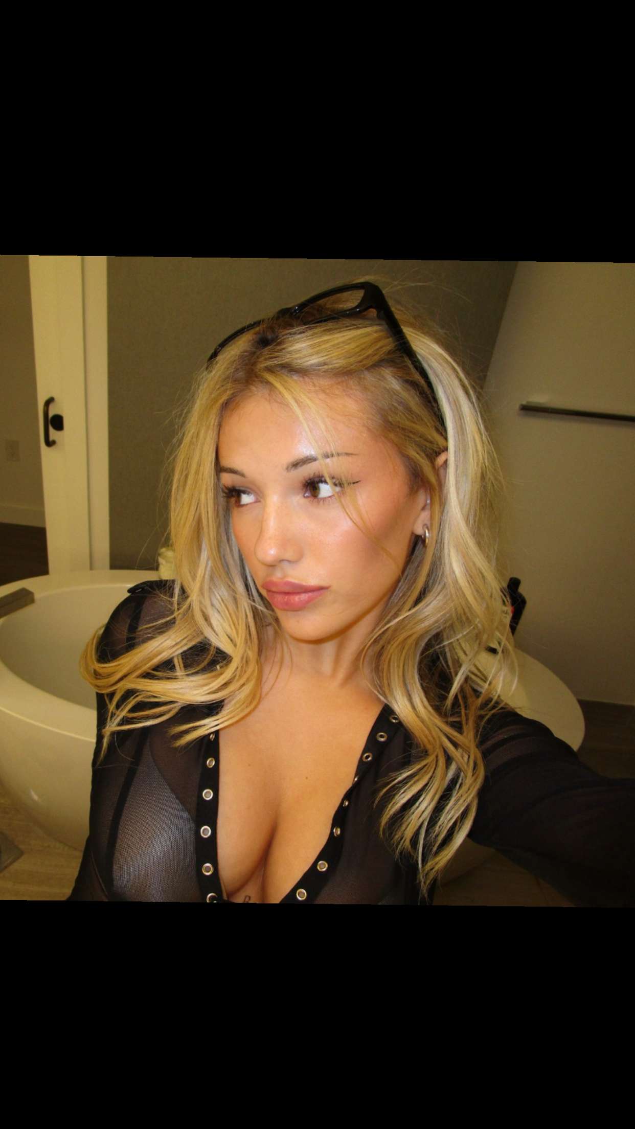 breckiehill snapchat image archive image