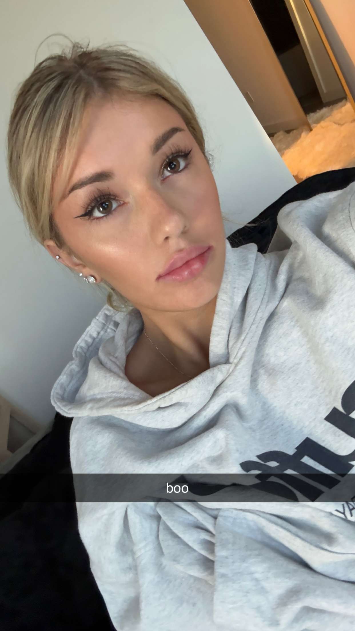 breckiehill snapchat image archive image