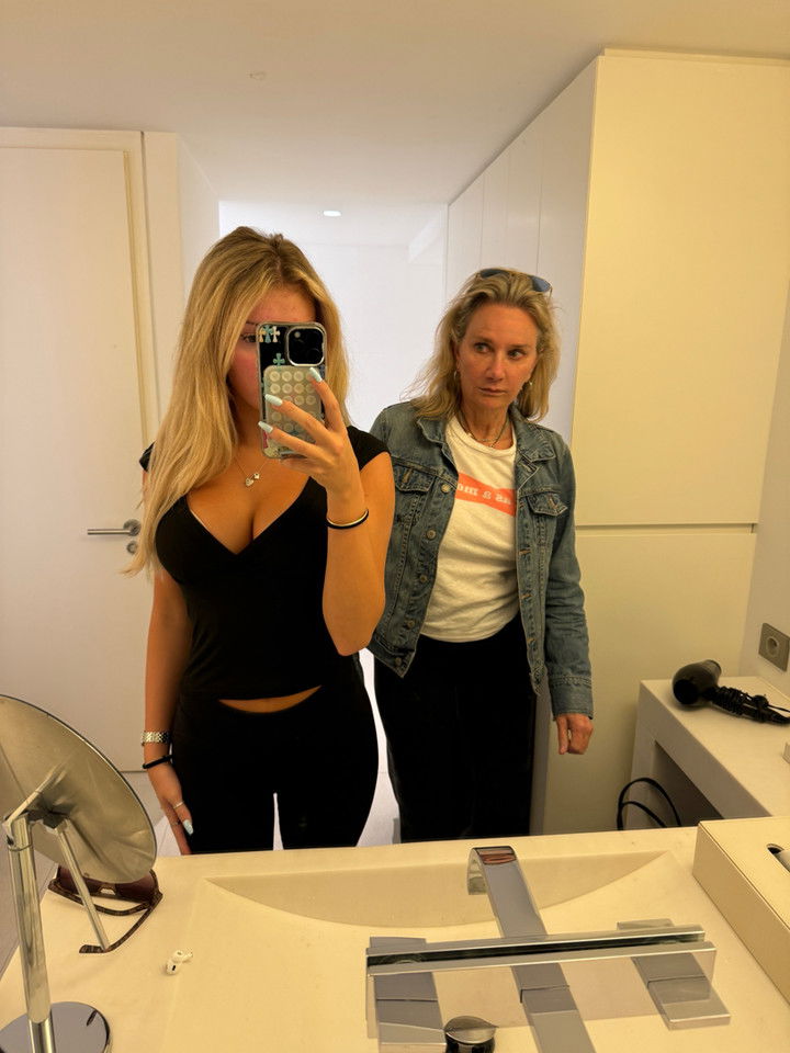 breckiehill snapchat image archive image