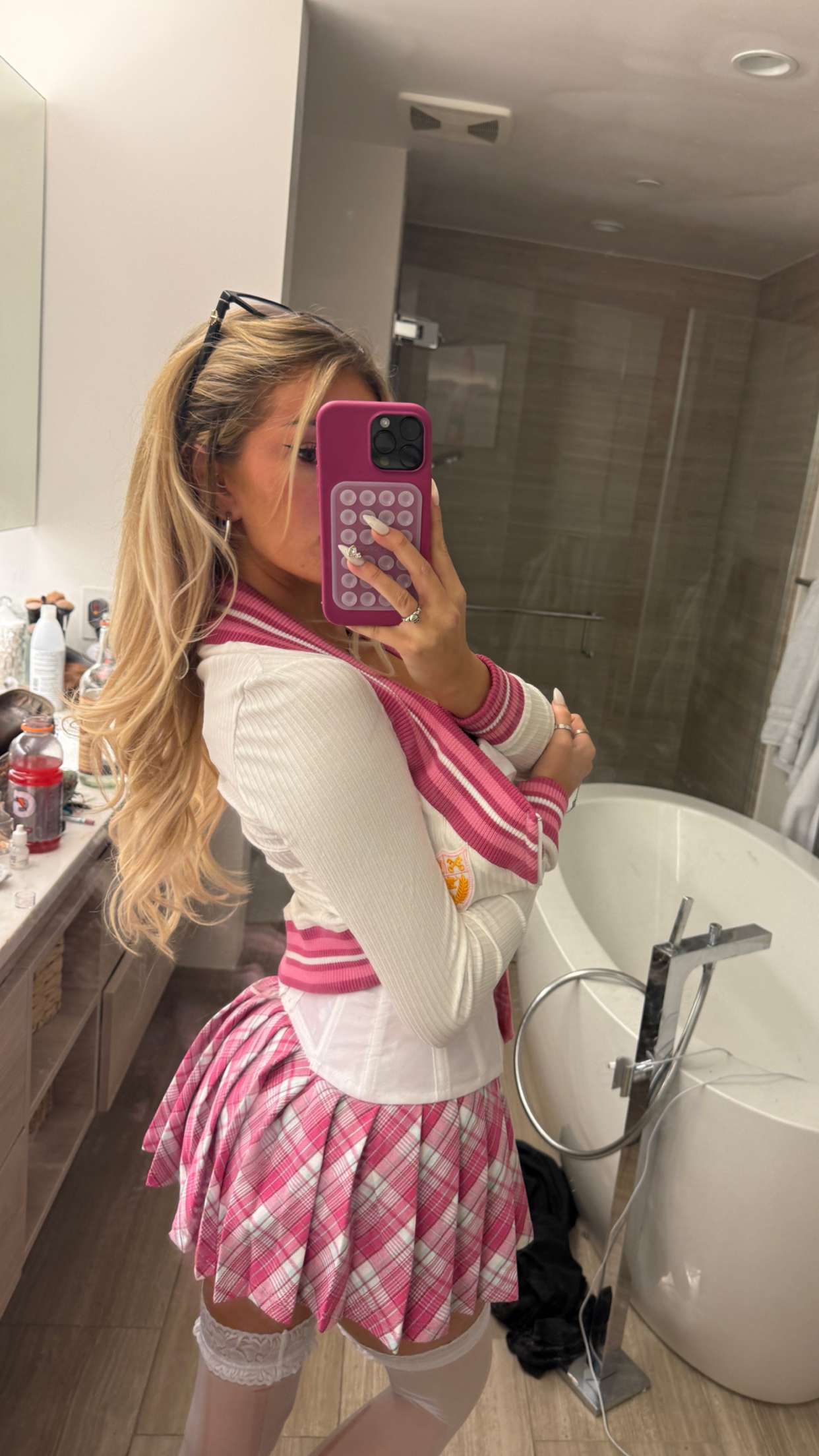 breckiehill snapchat image archive image