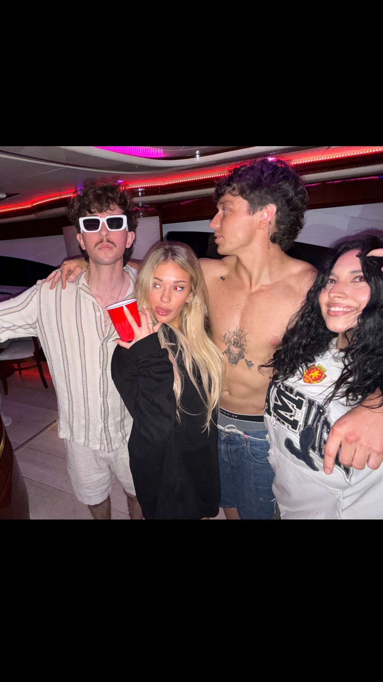 breckiehill snapchat image archive image