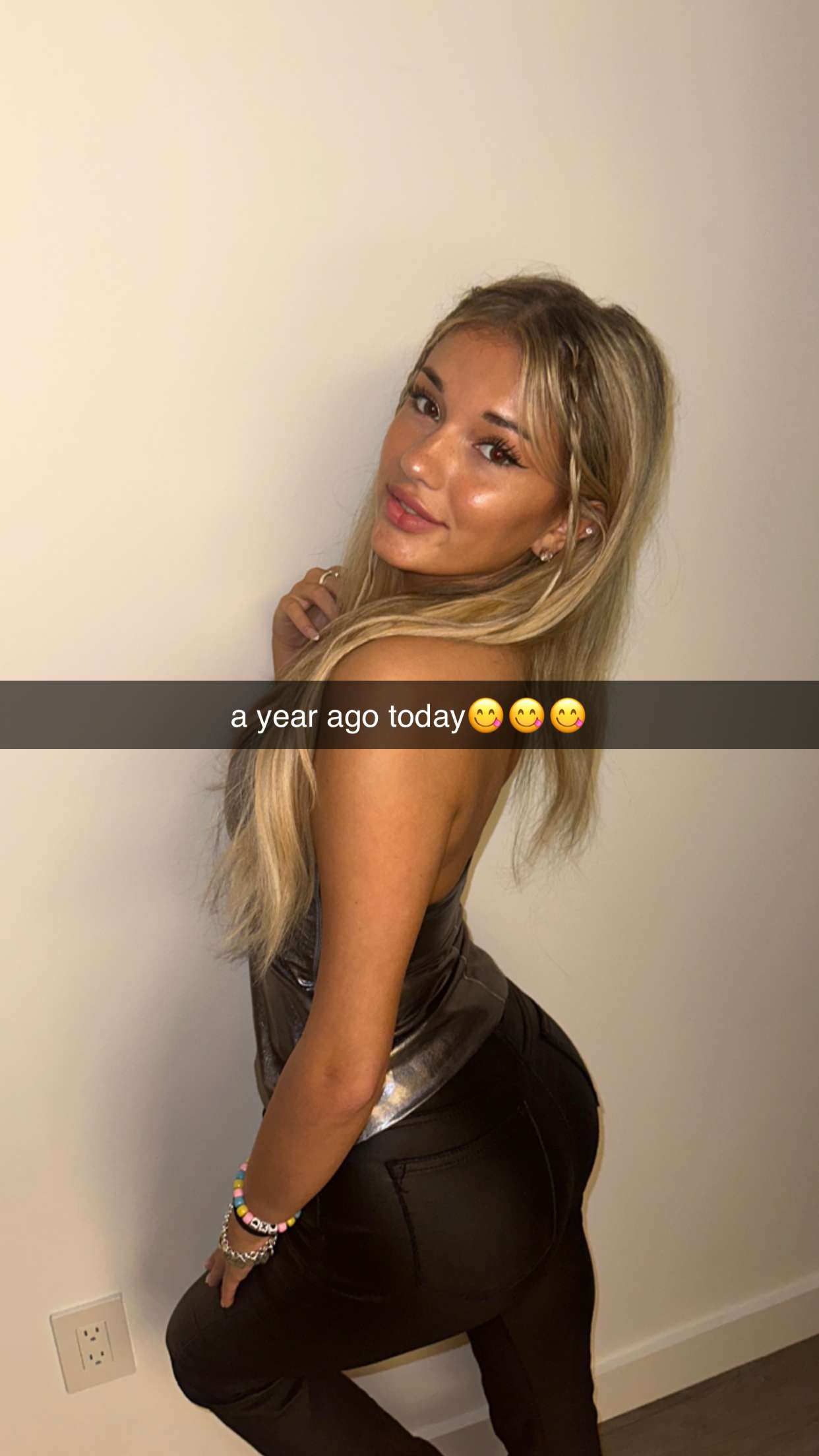 breckiehill snapchat image archive image