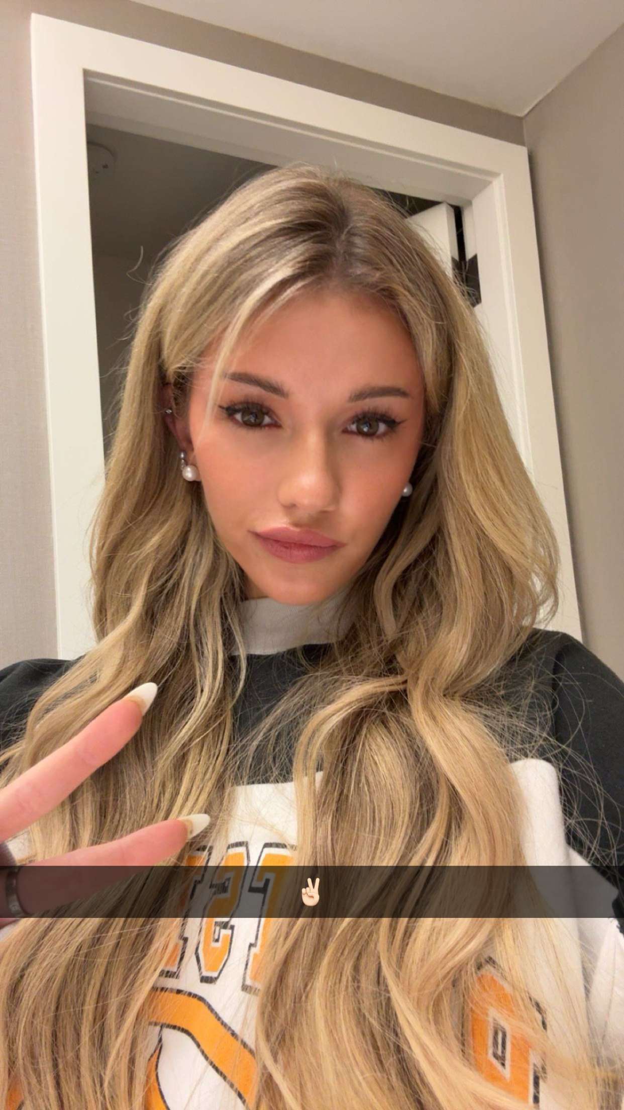 breckiehill snapchat image archive image