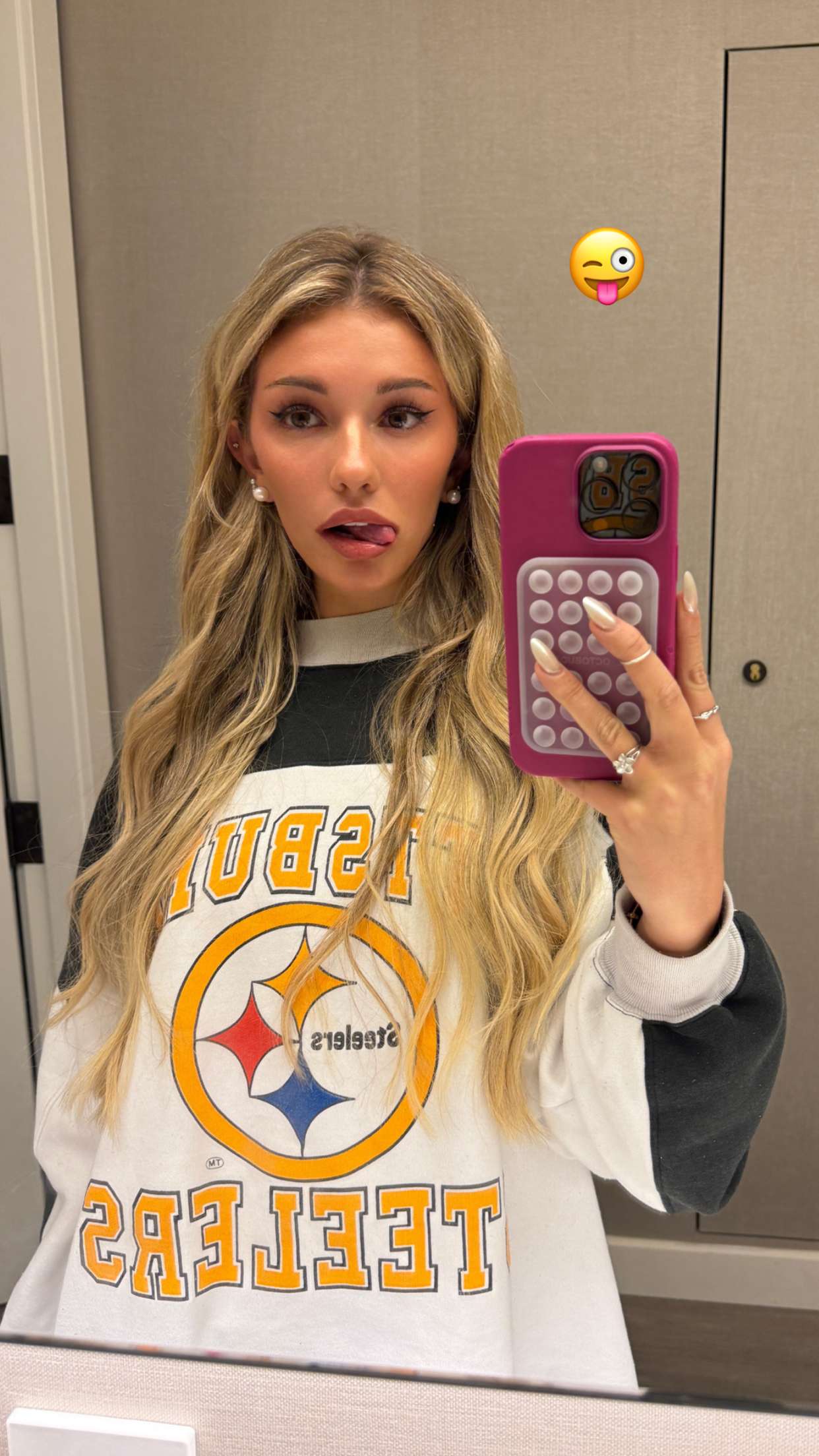 breckiehill snapchat image archive image