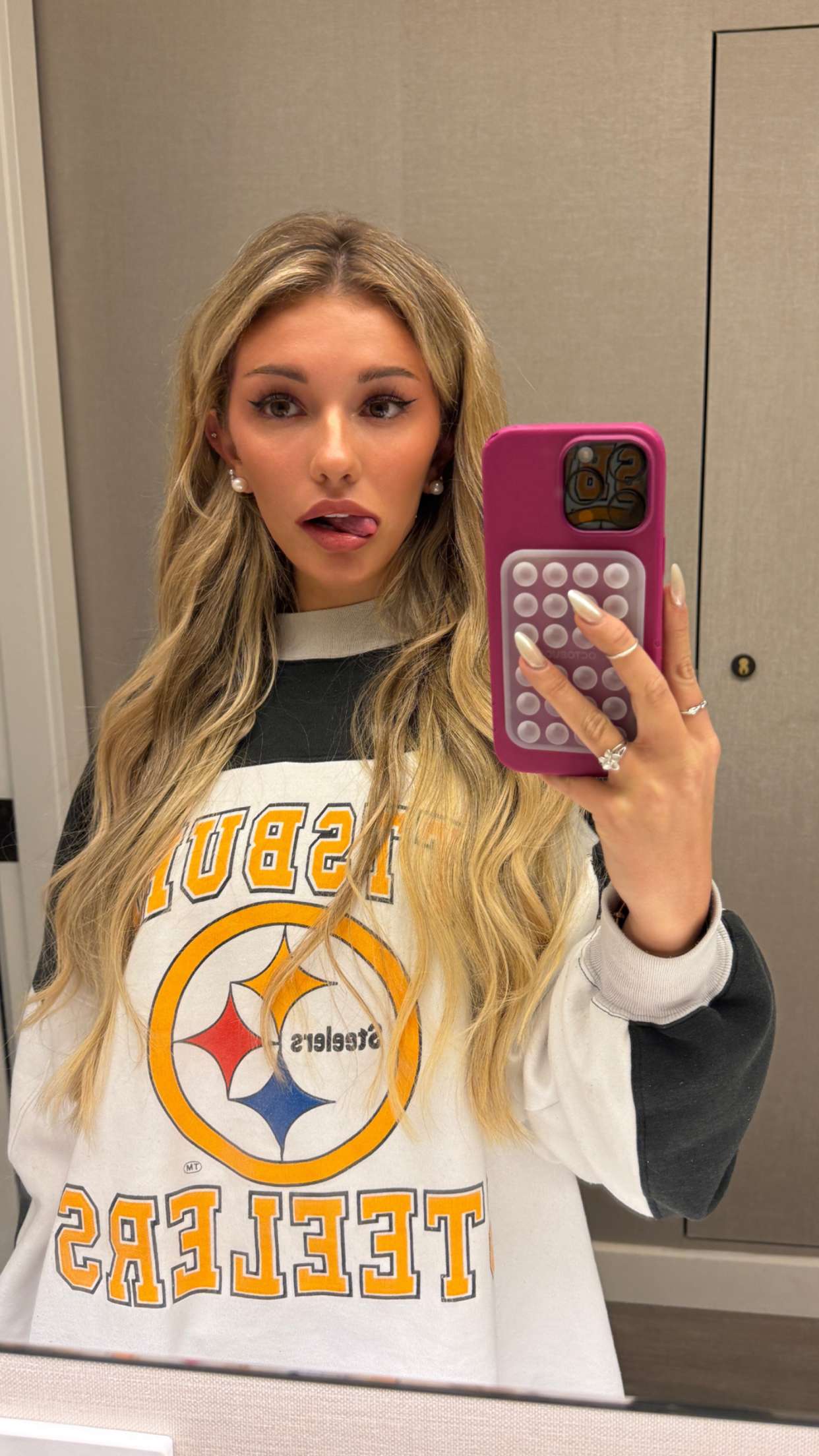 breckiehill snapchat image archive image