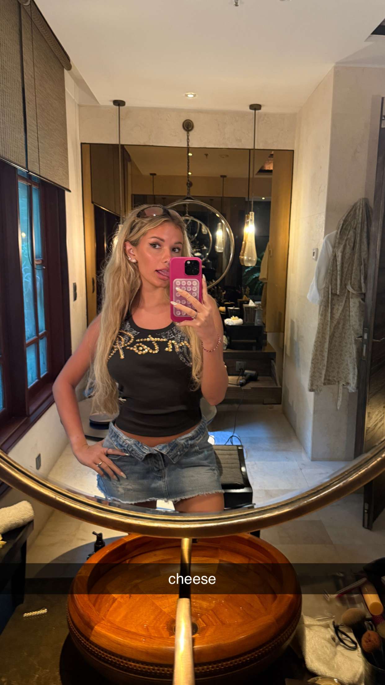 breckiehill snapchat image archive image