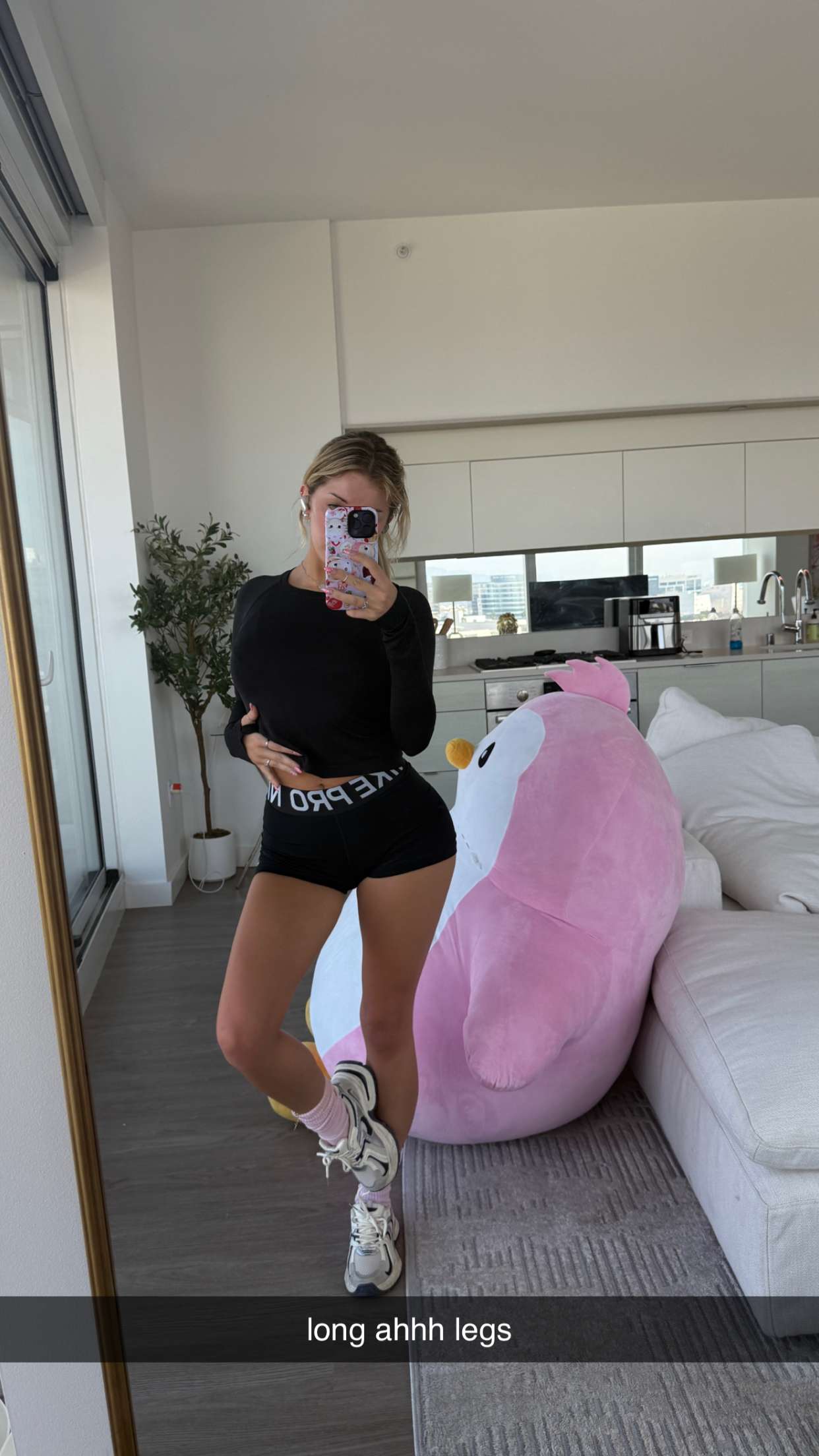 breckiehill snapchat image archive image