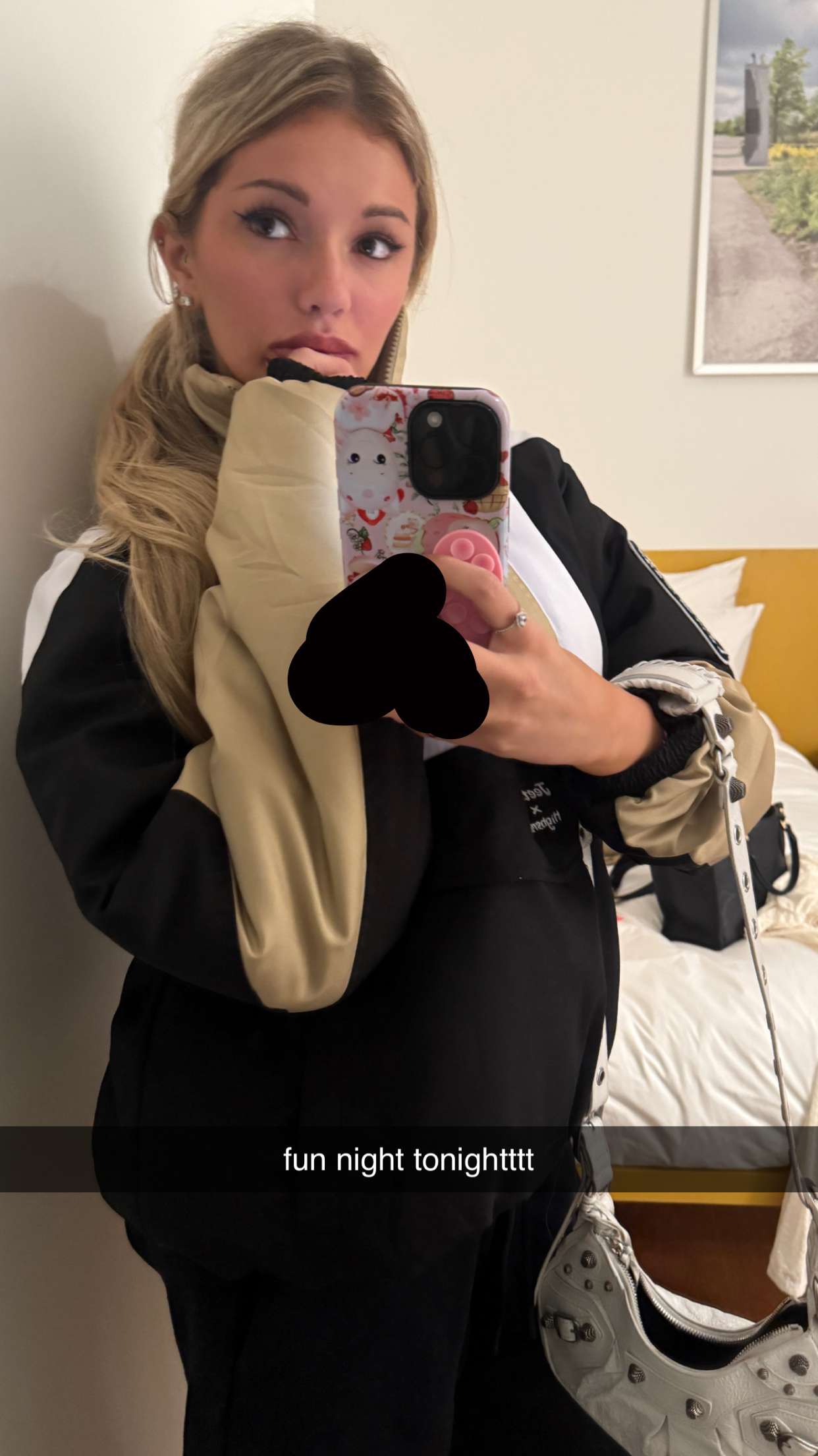 breckiehill snapchat image archive image