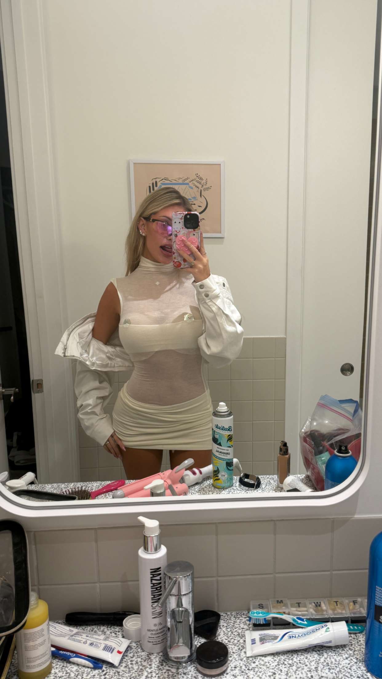 breckiehill snapchat image archive image