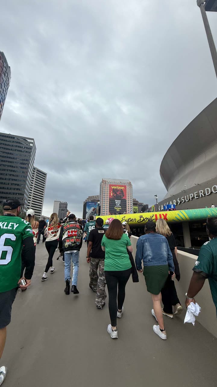 breckiehill snapchat image archive image