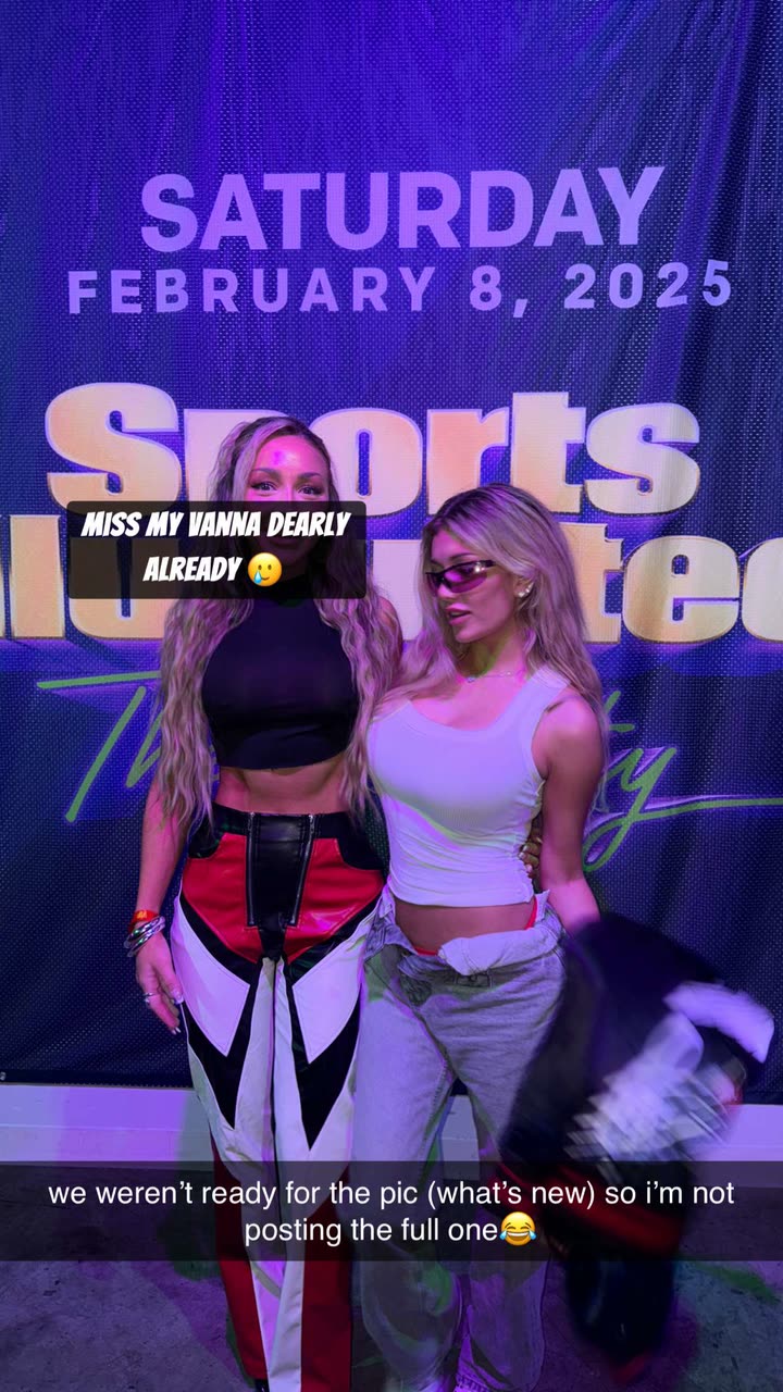 breckiehill snapchat image archive image