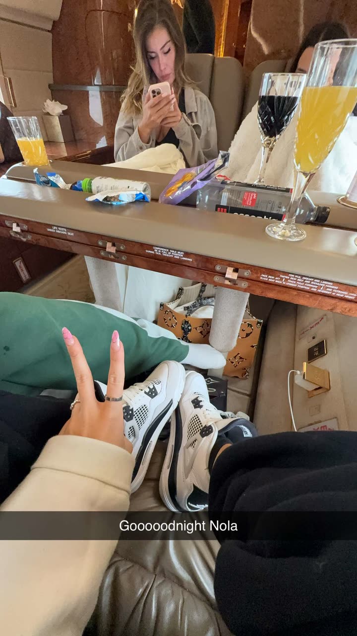 breckiehill snapchat image archive image