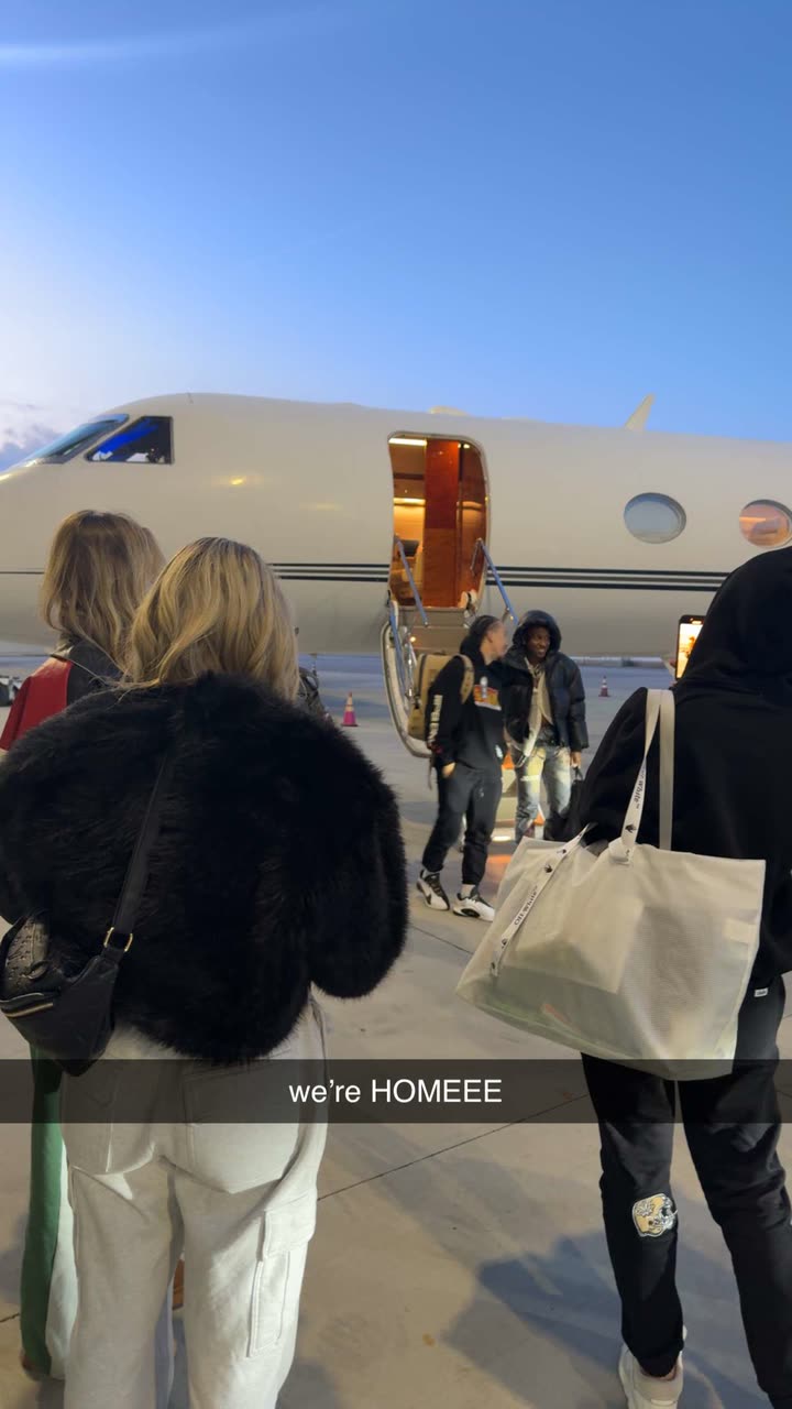 breckiehill snapchat image archive image