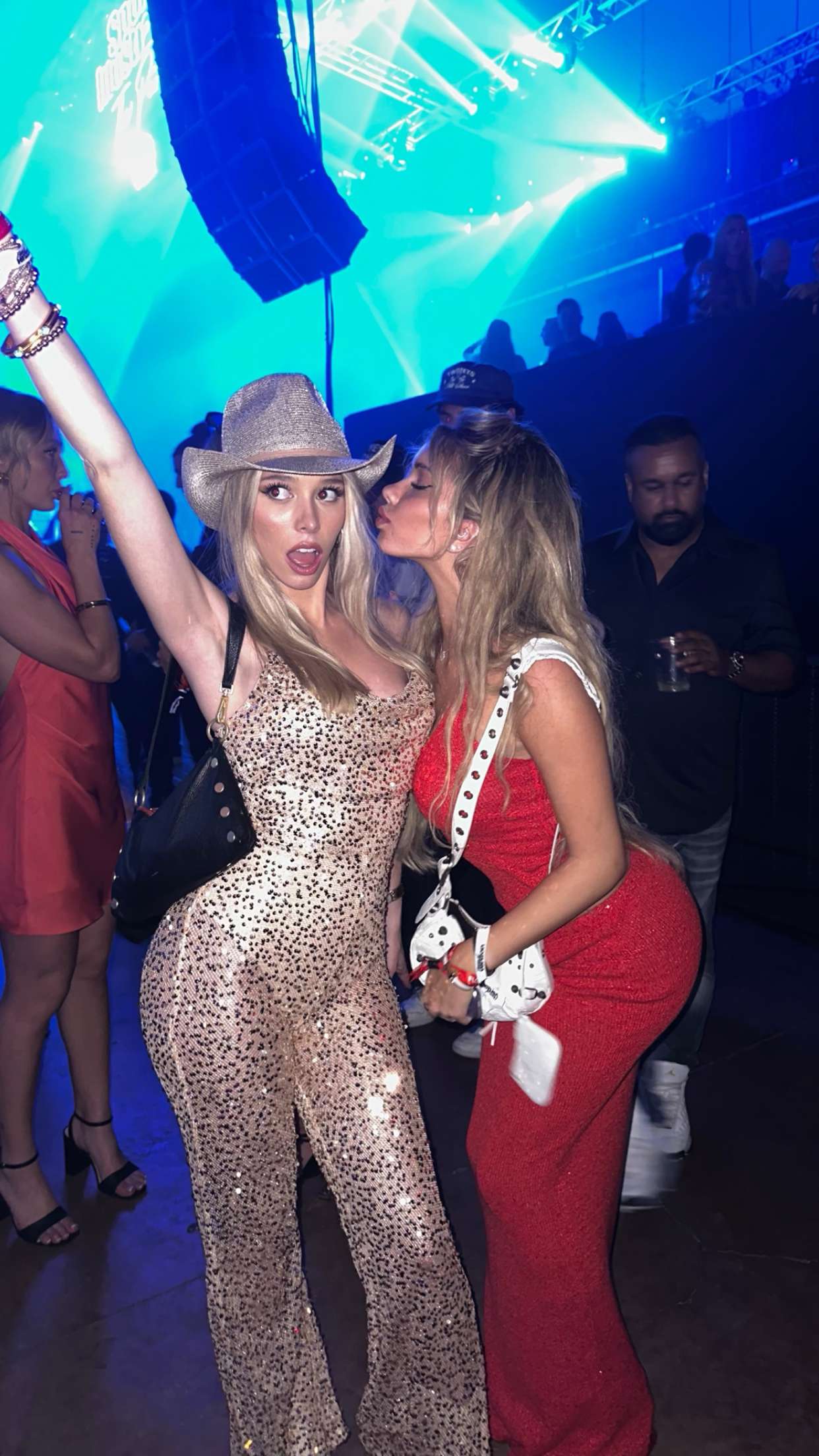 breckiehill snapchat image archive image