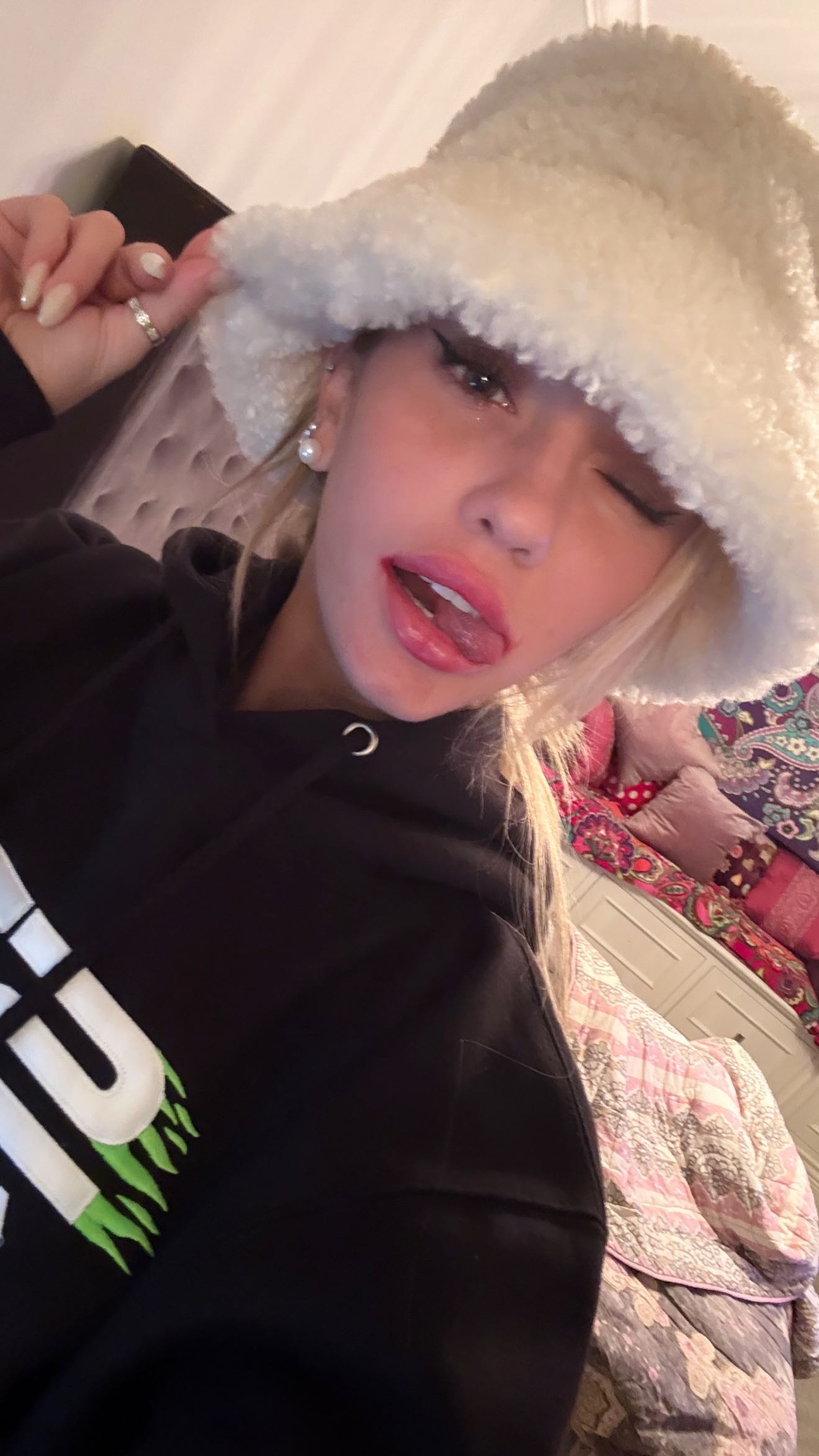 breckiehill snapchat image archive image