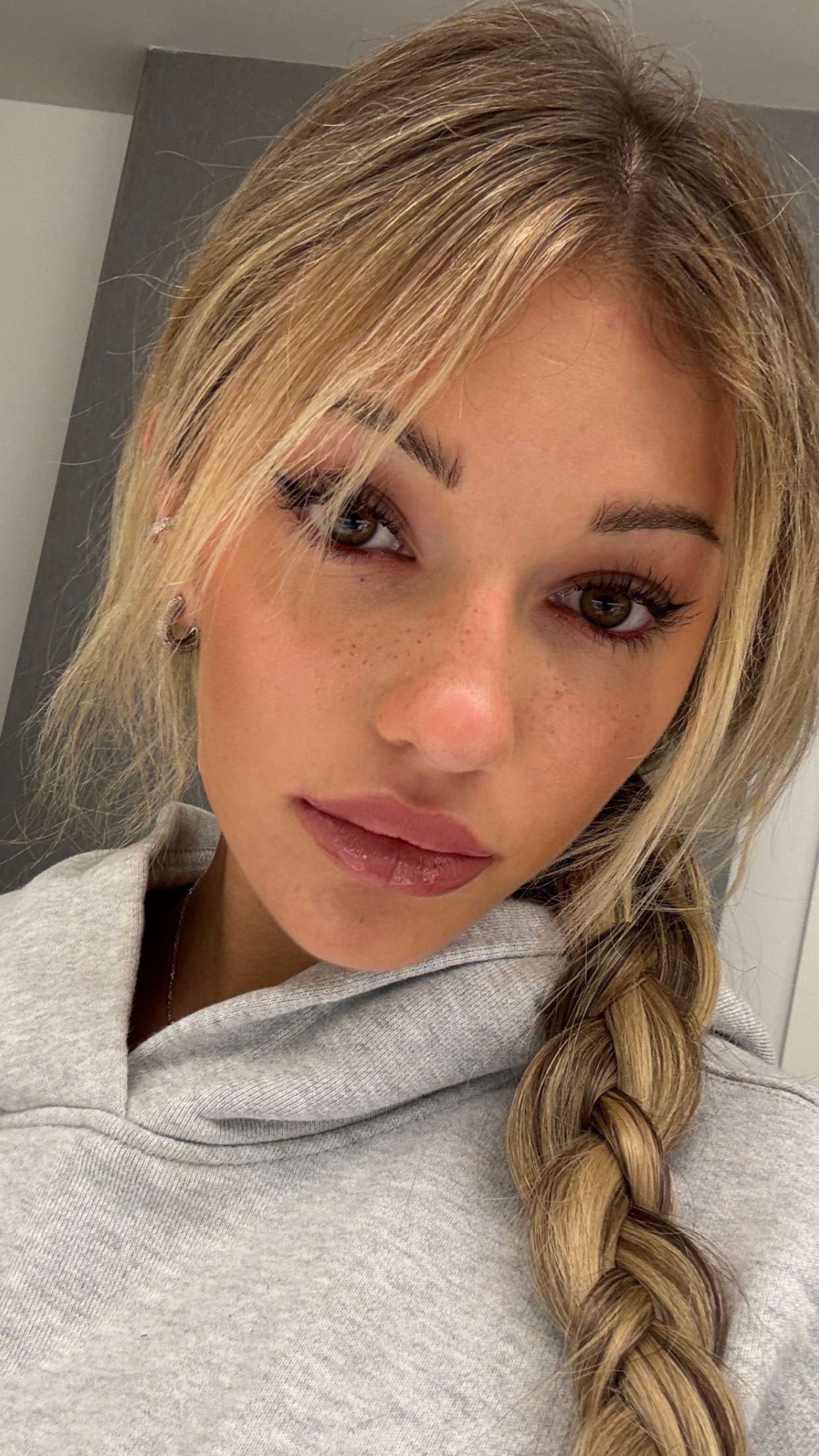 breckiehill snapchat image archive image