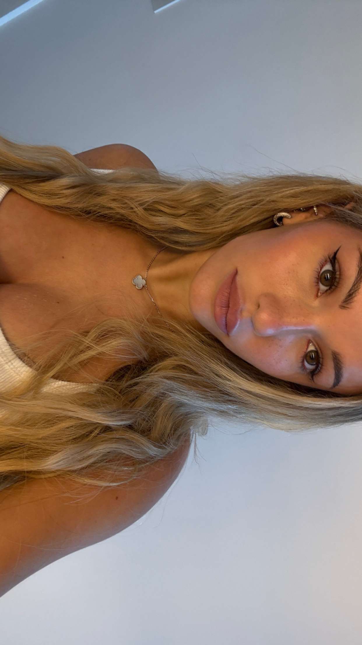 breckiehill snapchat image archive image