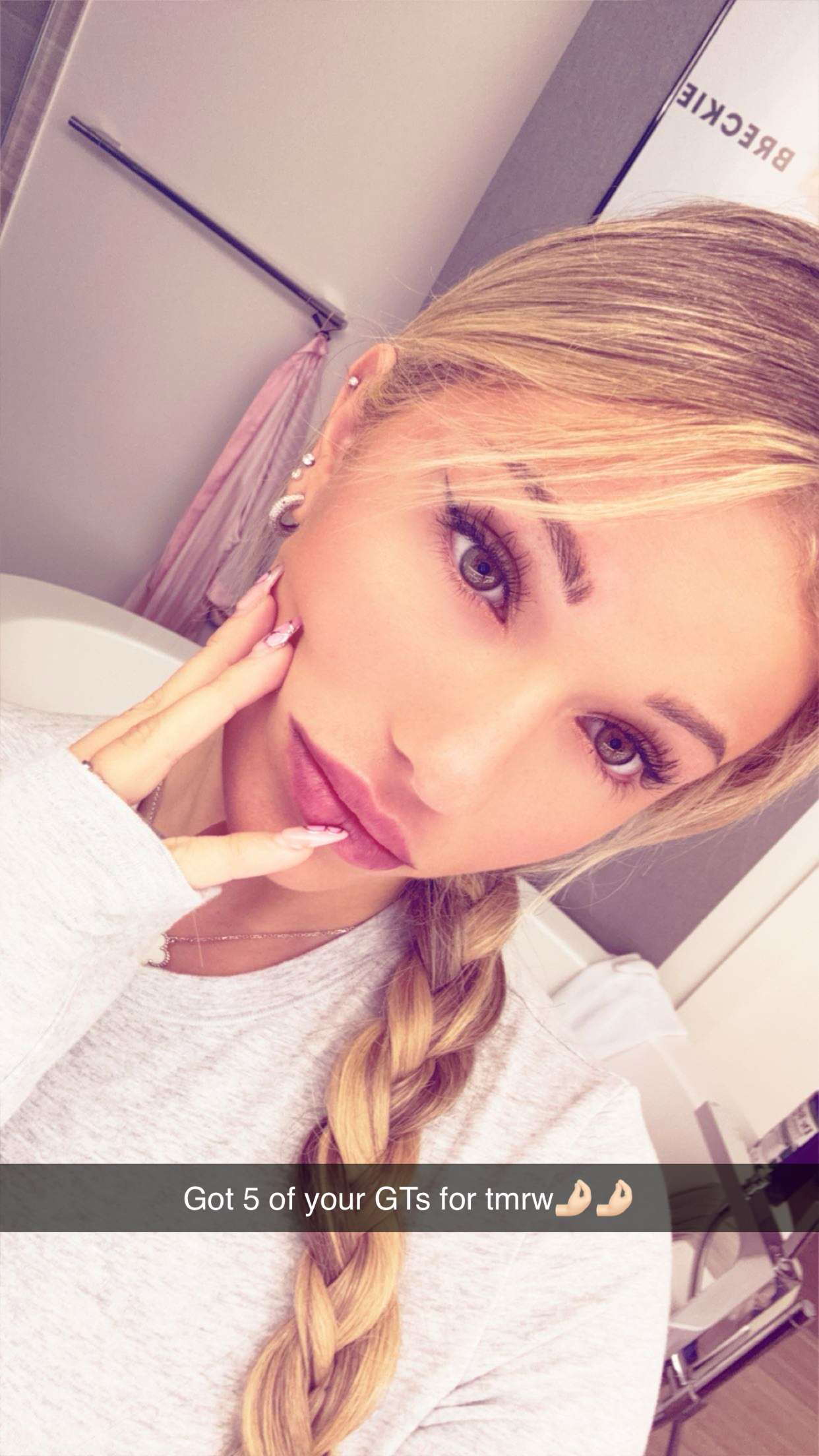 breckiehill snapchat image archive image