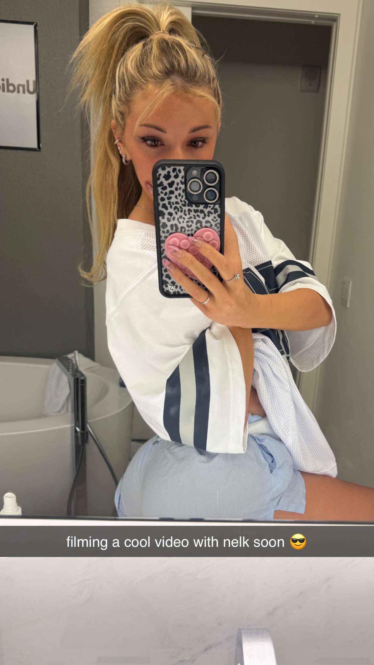 breckiehill snapchat image archive image