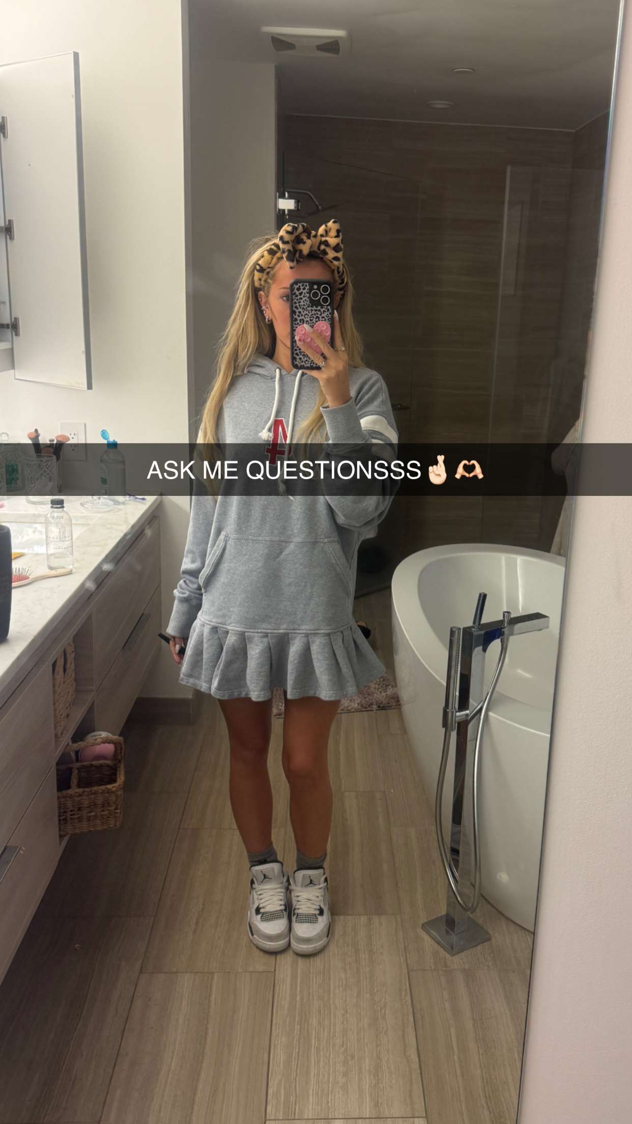 breckiehill snapchat image archive image