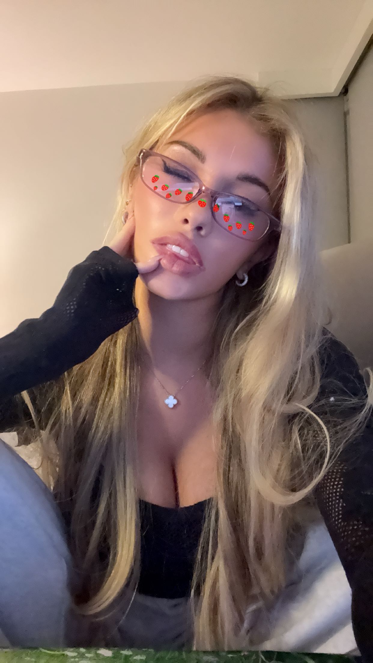 breckiehill snapchat image archive image