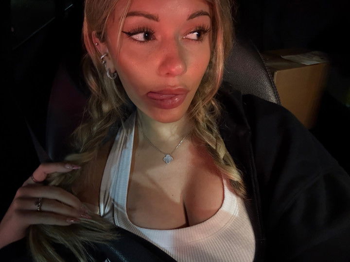 breckiehill snapchat image archive image