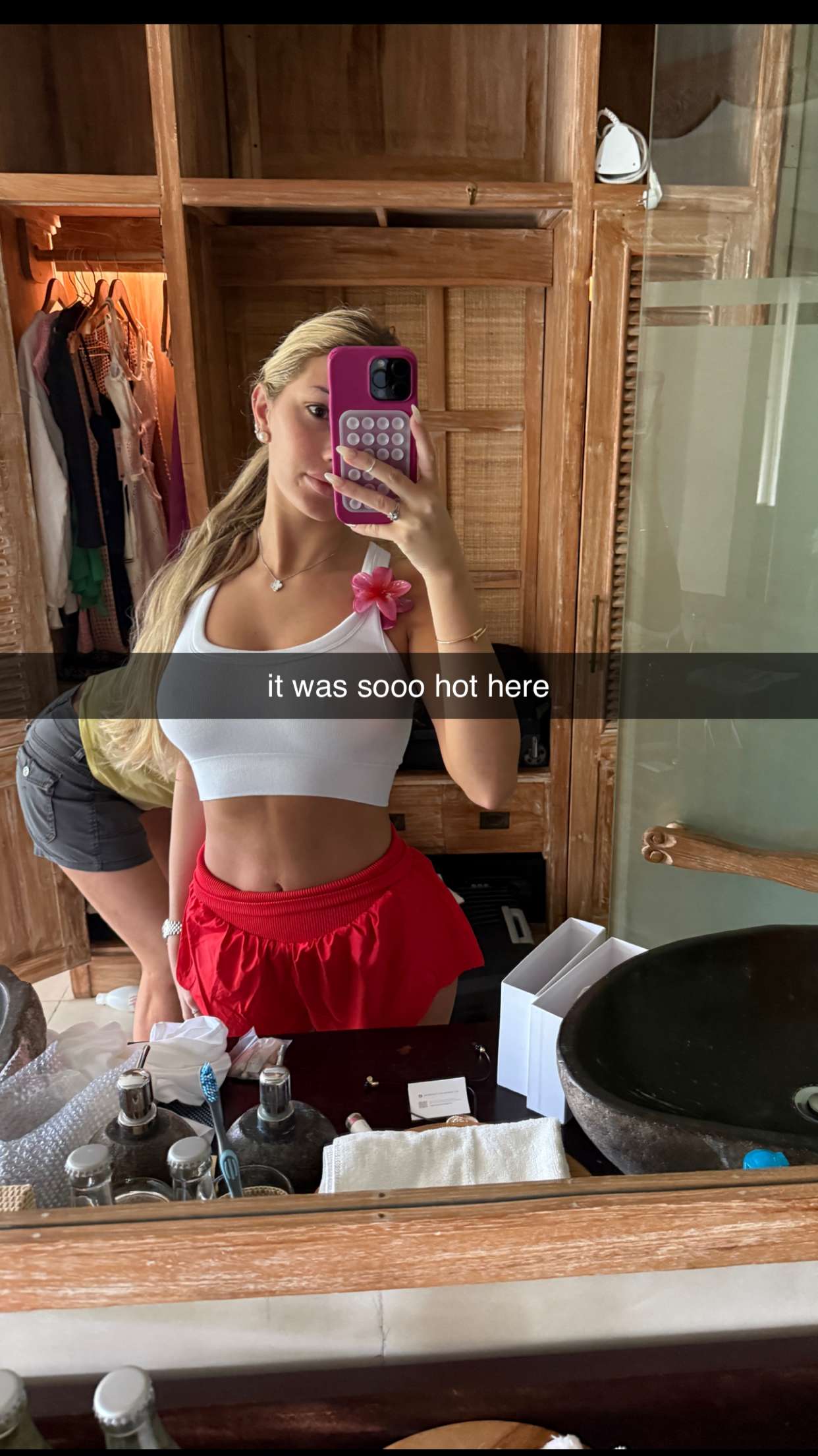 breckiehill snapchat image archive image