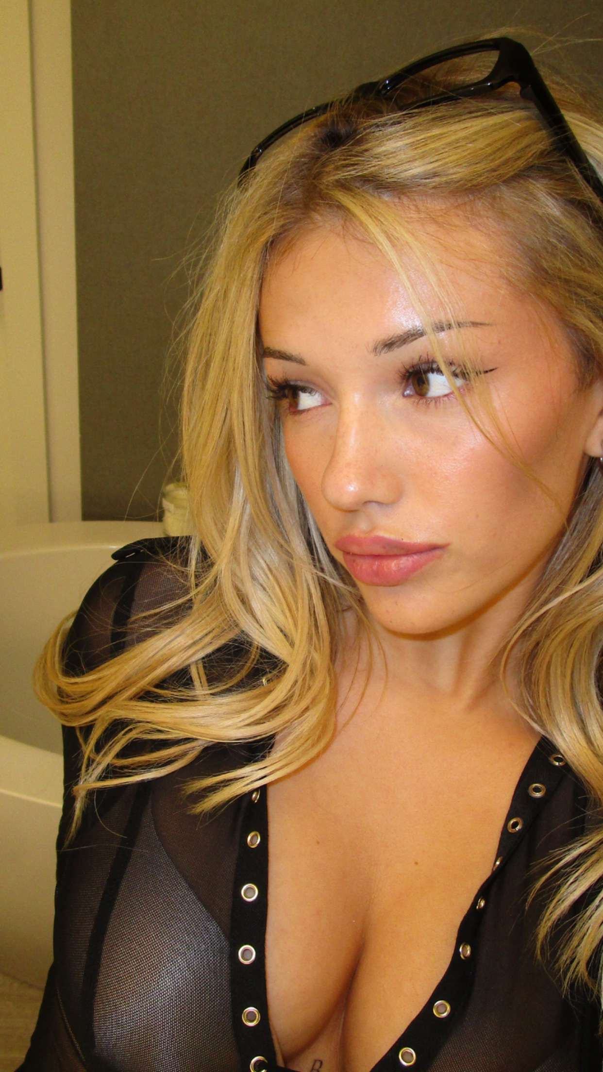 breckiehill snapchat image archive image