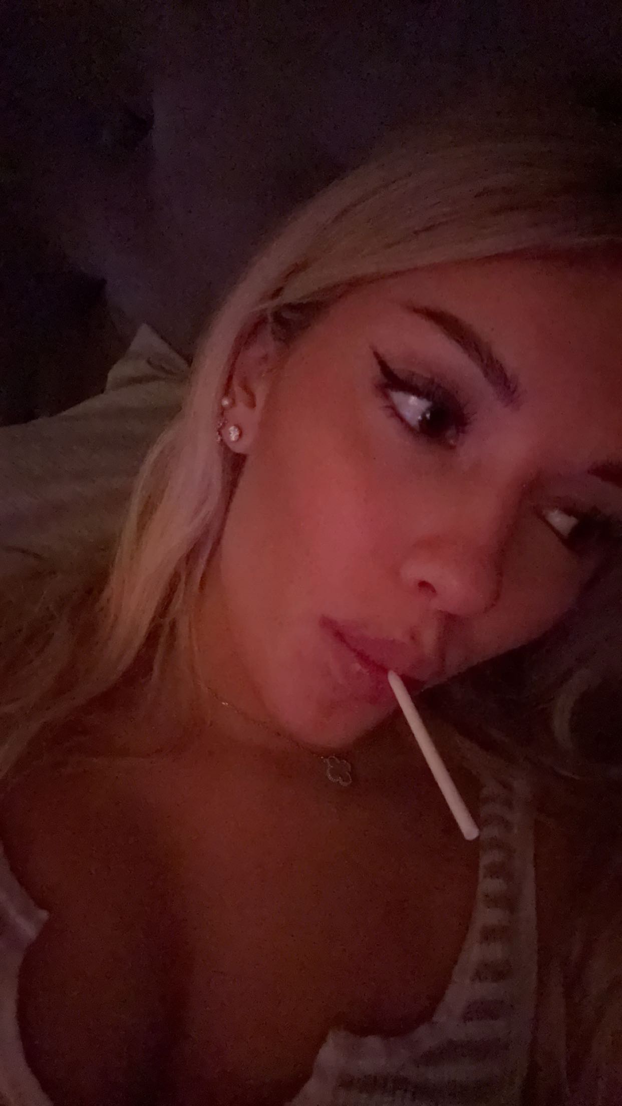 breckiehill snapchat image archive image