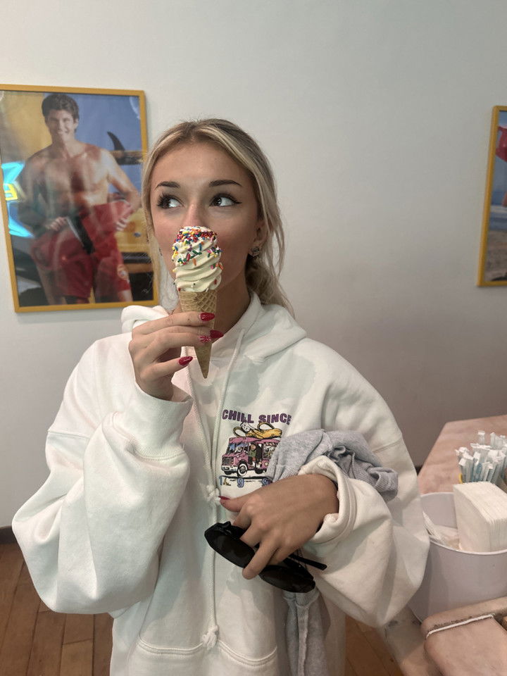 breckiehill snapchat image archive image