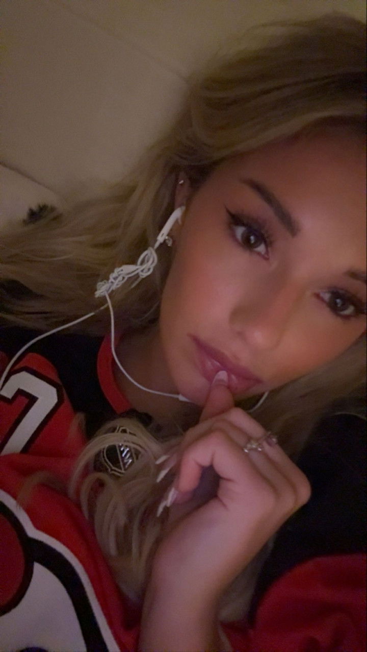 breckiehill snapchat image archive image