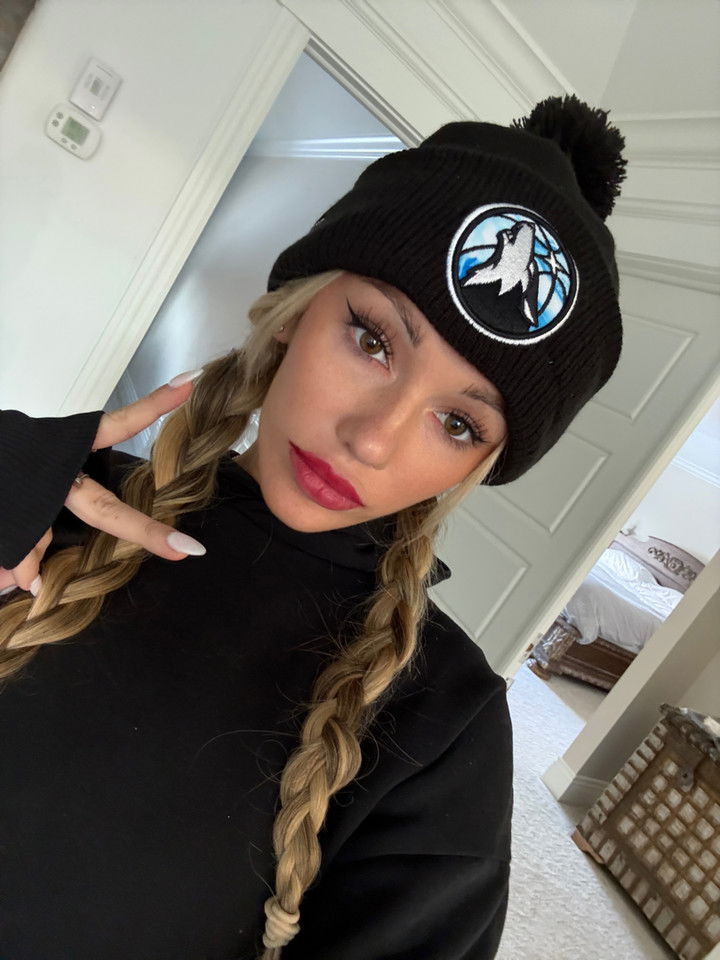 breckiehill snapchat image archive image