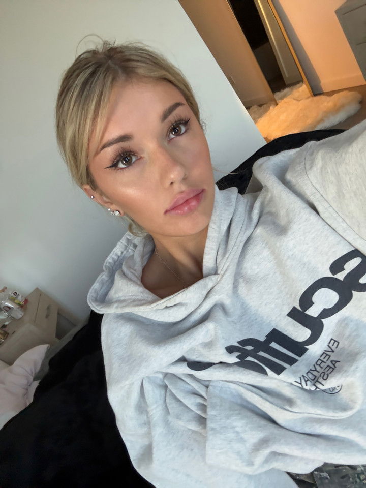 breckiehill snapchat image archive image