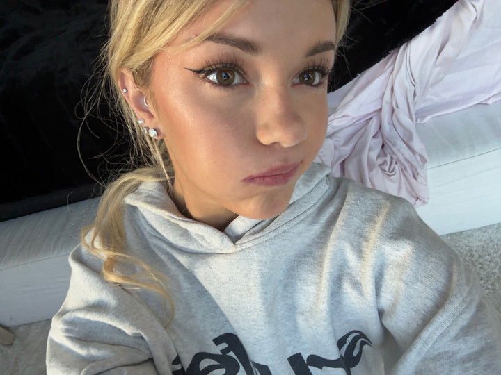 breckiehill snapchat image archive image