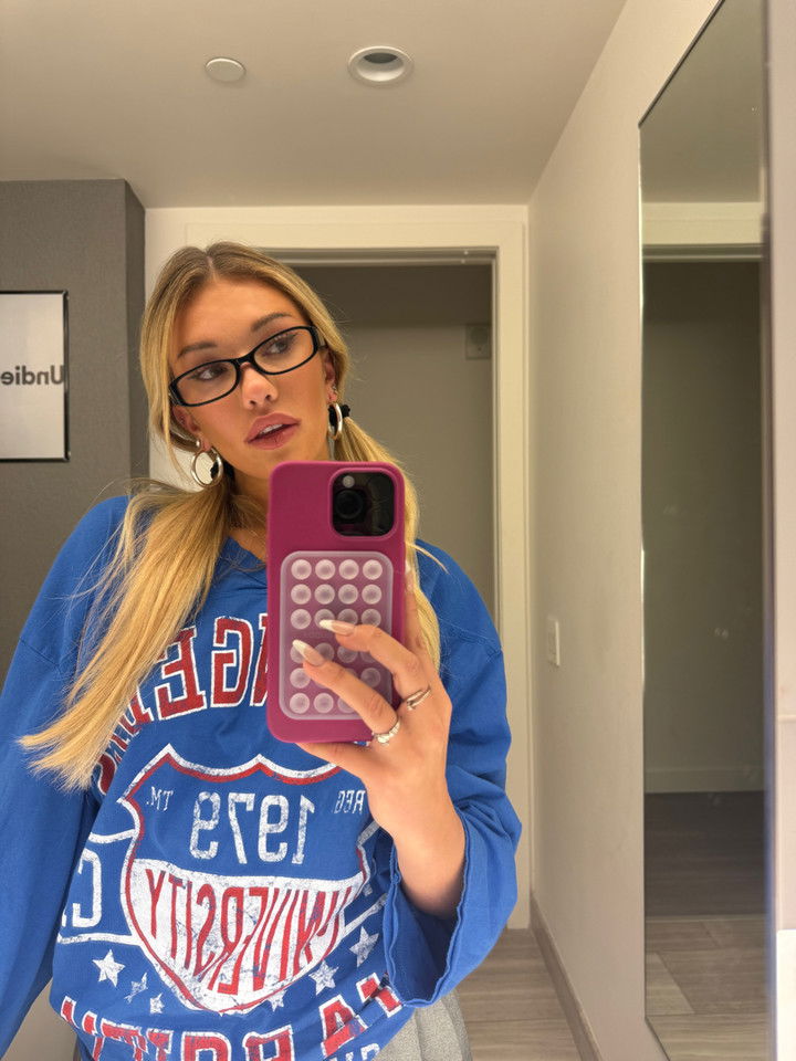 breckiehill snapchat image archive image