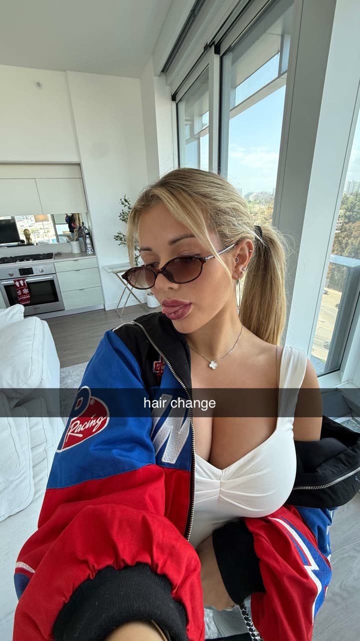 breckiehill snapchat image archive image