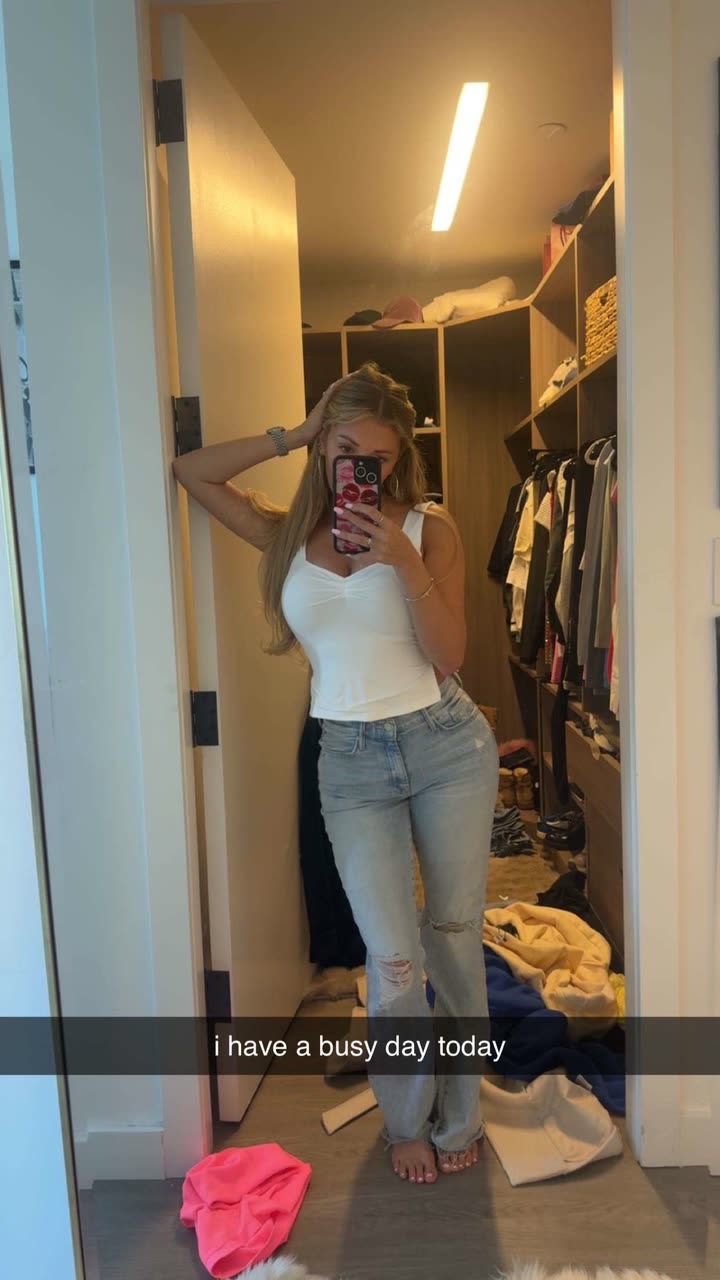 breckiehill snapchat image archive image