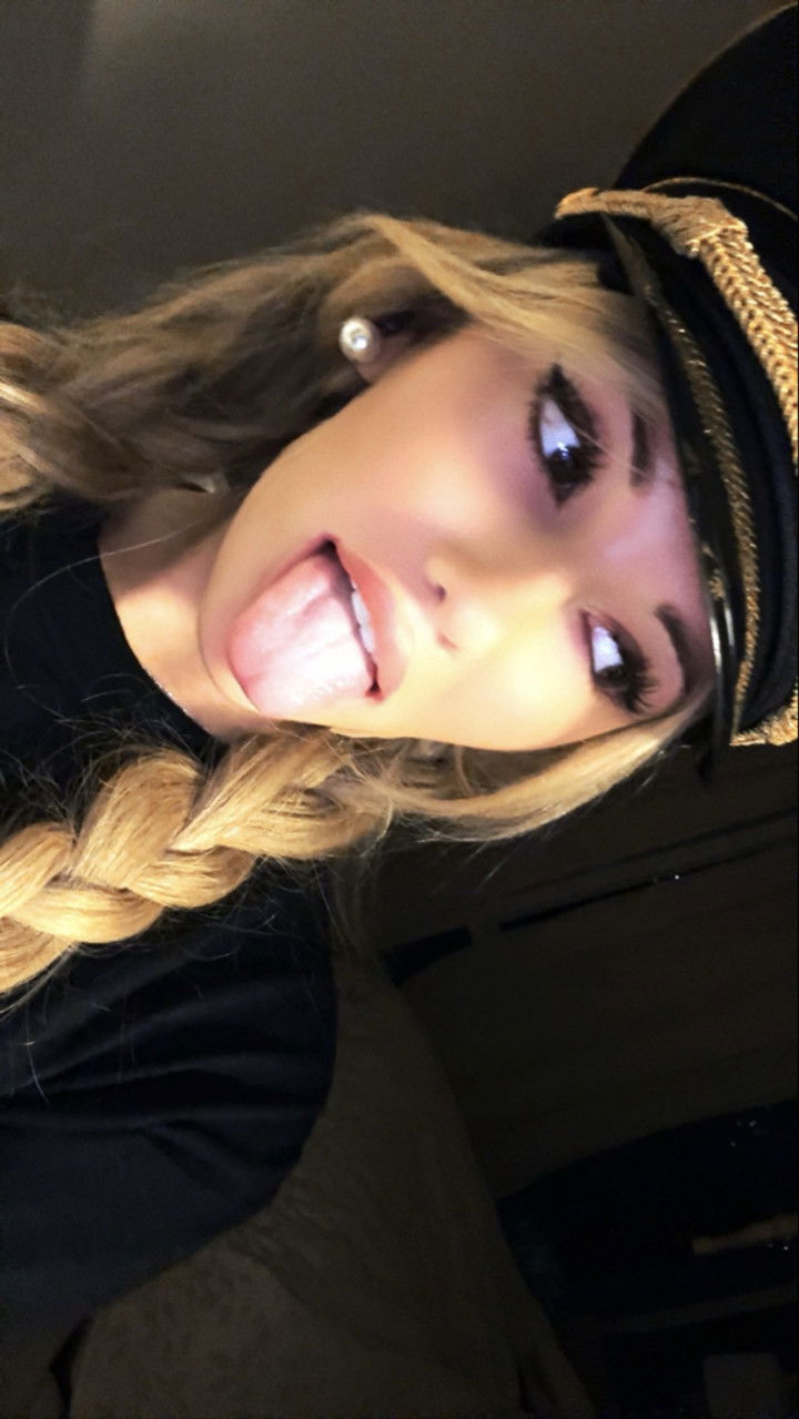 breckiehill snapchat image archive image