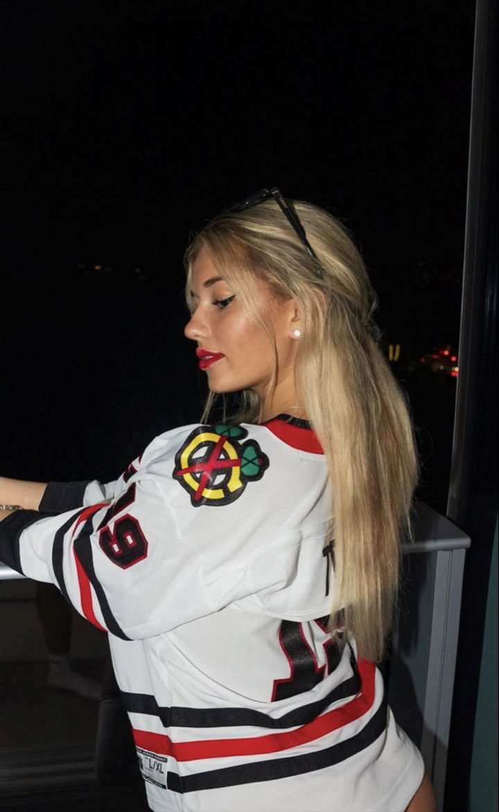 breckiehill snapchat image archive image