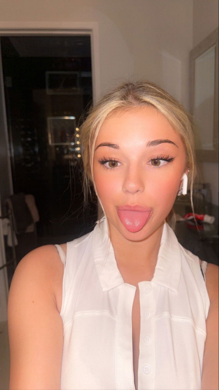 breckiehill snapchat image archive image