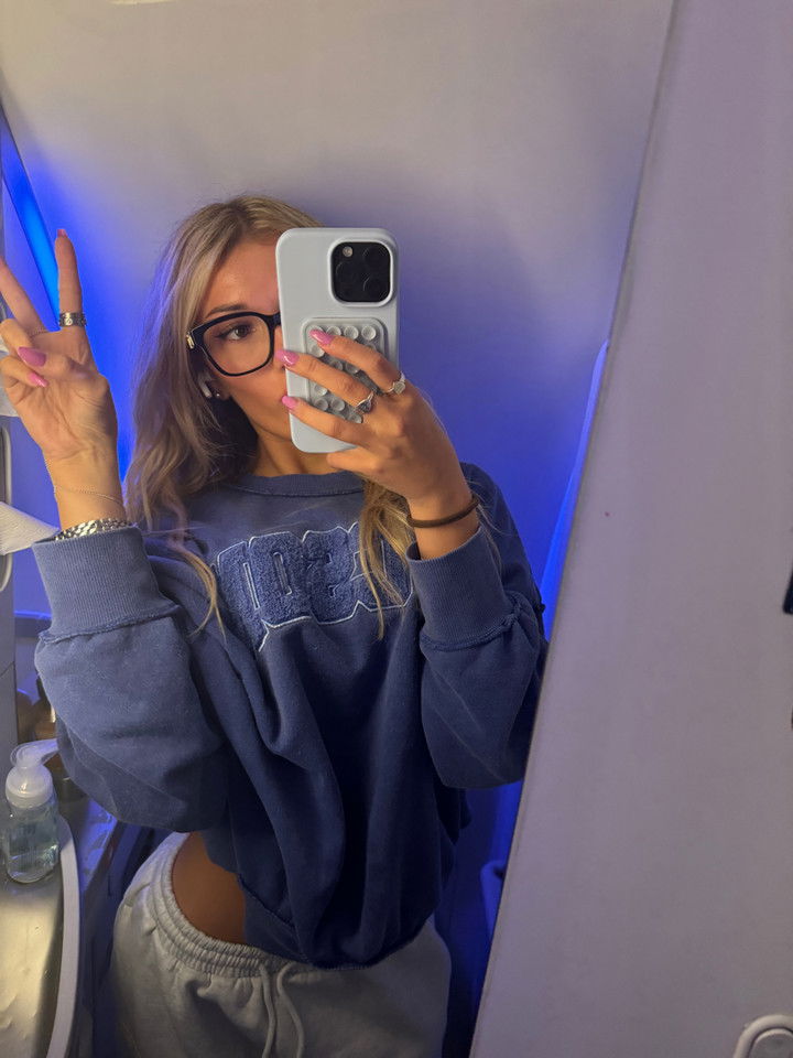 breckiehill snapchat image archive image